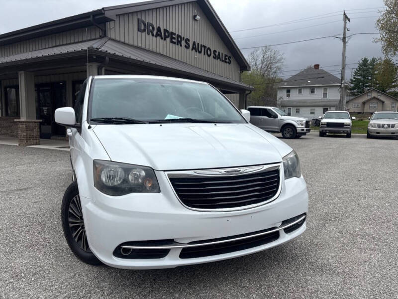 2014 Chrysler Town and Country S