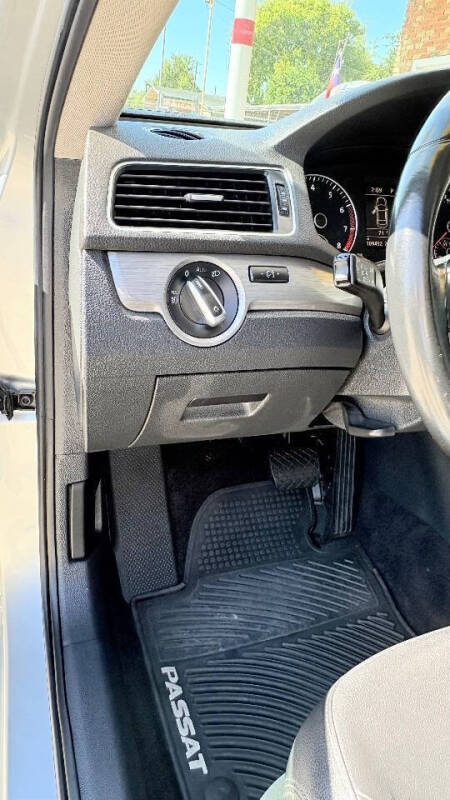 2015 Volkswagen Passat 1.8T SE