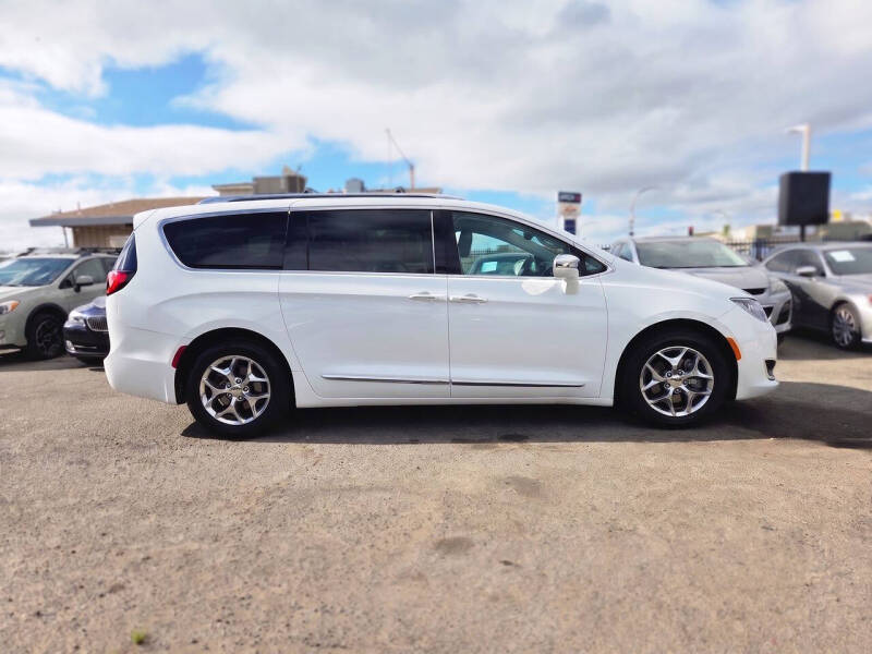 2018 Chrysler Pacifica Limited