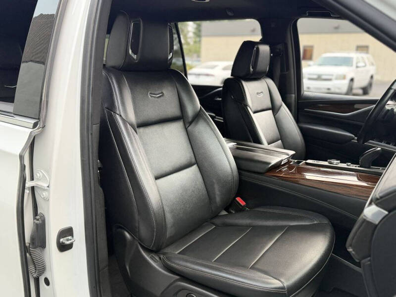 2022 Cadillac Escalade ESV Luxury