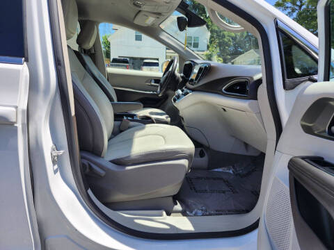 2017 Chrysler Pacifica Touring-L