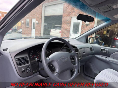 2000 Toyota Sienna LE