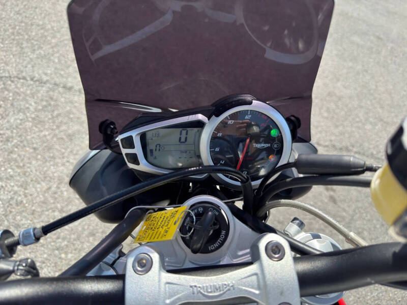 2017 Triumph Street Triple R (ABS)