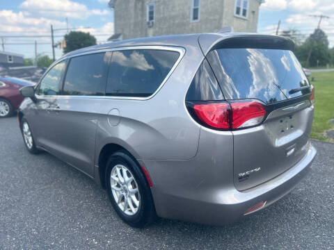 2017 Chrysler Pacifica LX