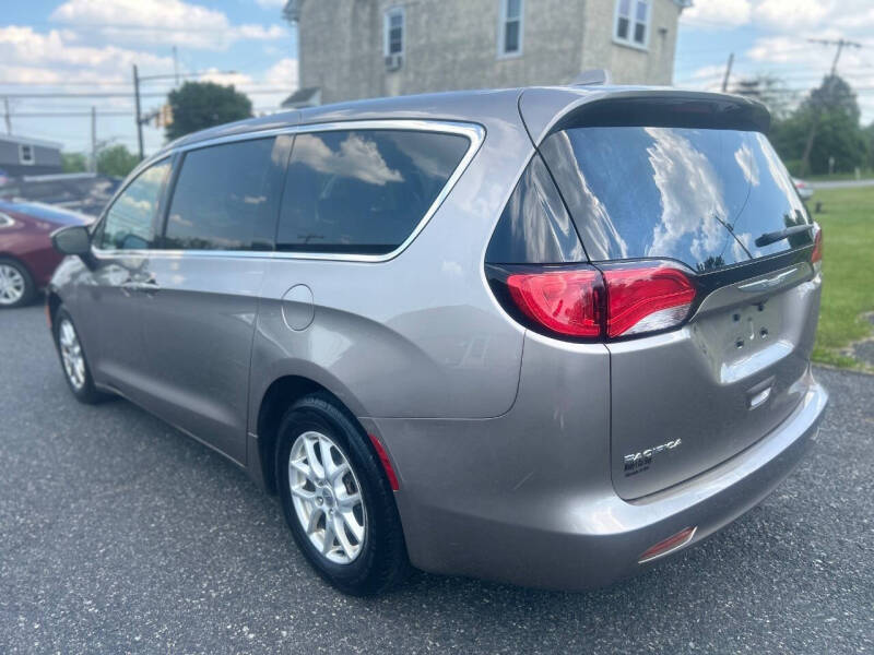 2017 Chrysler Pacifica LX