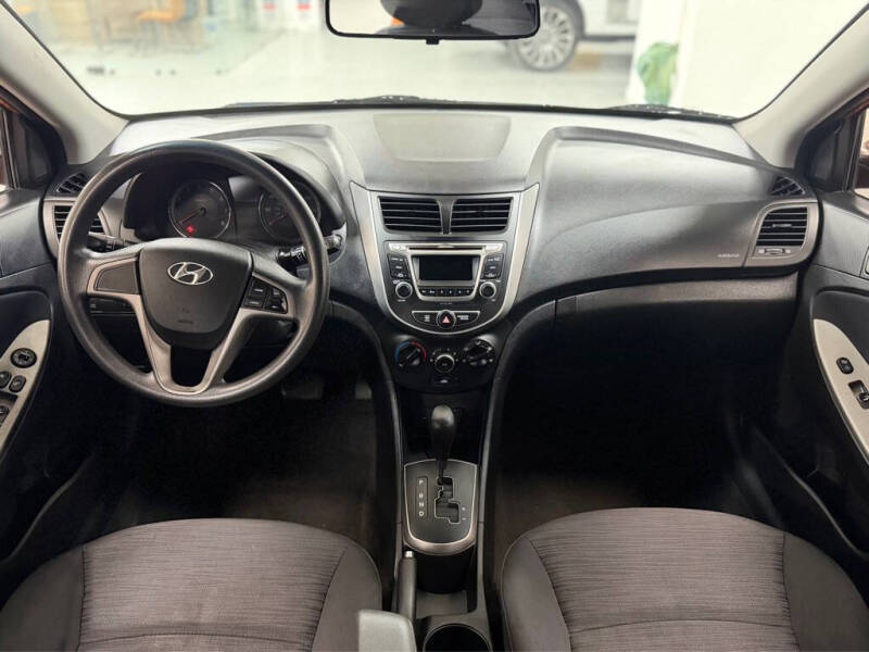 2016 Hyundai Accent SE