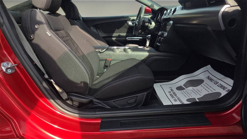 2020 Ford Mustang EcoBoost