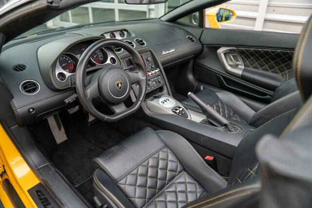 2011 Lamborghini Gallardo 12