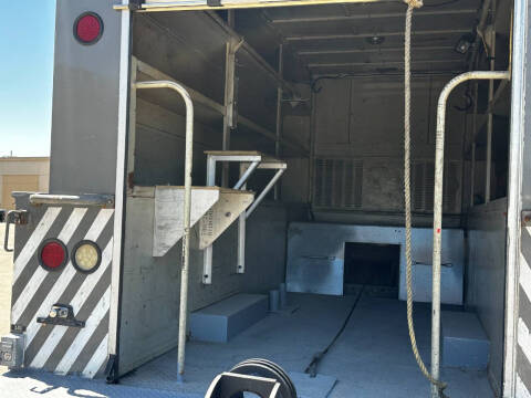 2012 Freightliner M2 106