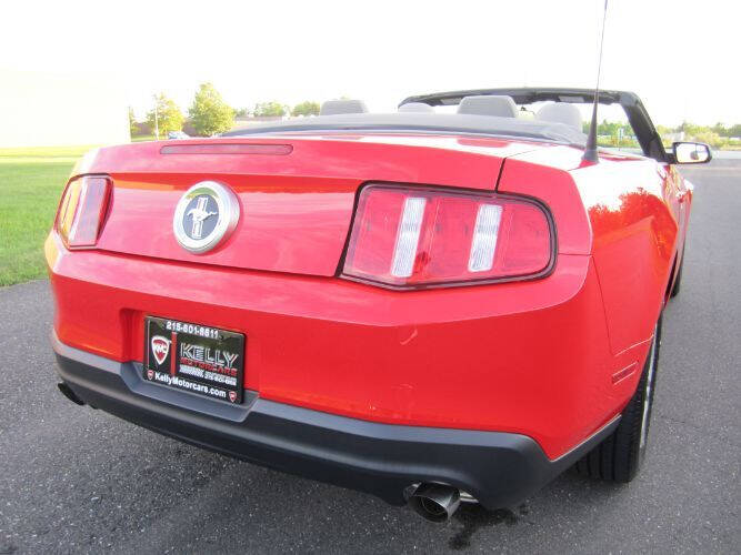 2011 Ford Mustang V6