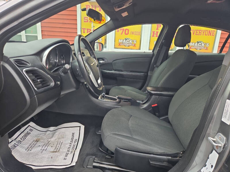 2011 Chrysler 200 Touring