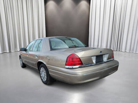 2004 Ford Crown Victoria