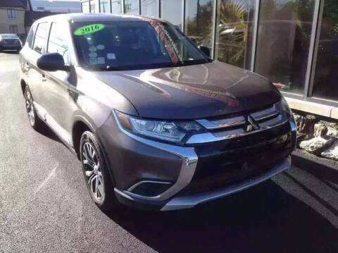 2016 Mitsubishi Outlander ES