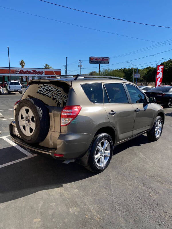 2010 Toyota RAV4 Base photo 4