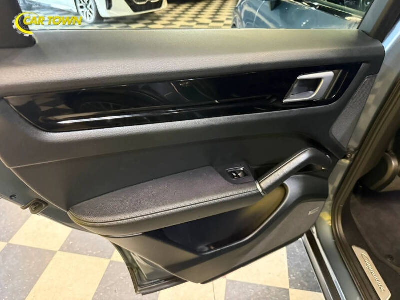 2019 Porsche Cayenne S
