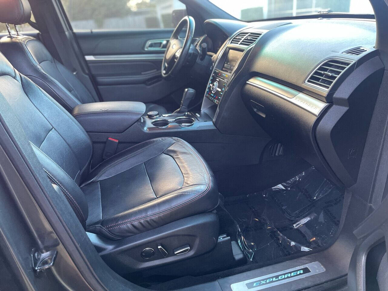 2016 Ford Explorer  - $18,915