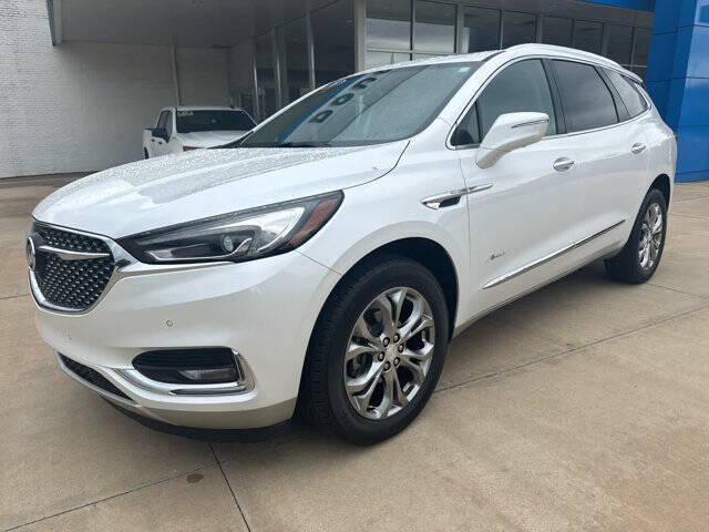 Used 2018 Buick Enclave Avenir with VIN 5GAERDKW7JJ256864 for sale in Pratt, KS