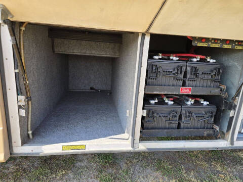 2004 Country Coach Magna