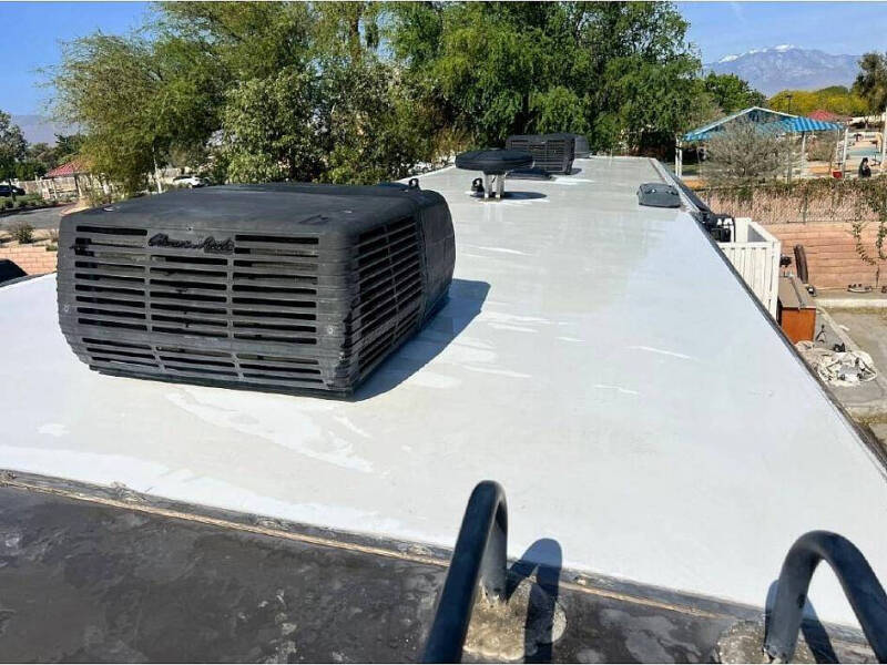 2009 Freightliner MC Chassis