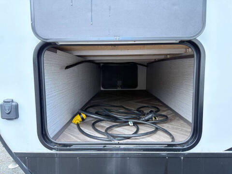 2021 Cruiser RV Shadow