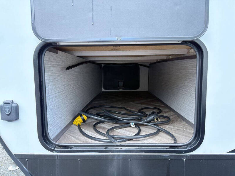 2021 Cruiser RV Shadow
