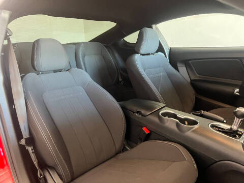 2022 Ford Mustang EcoBoost