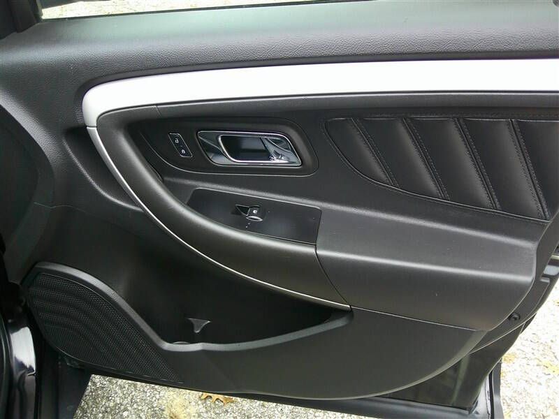 2018 Ford Taurus SEL