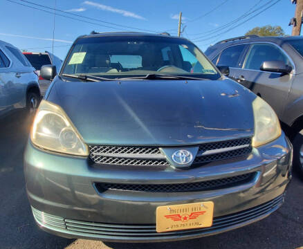 2004 Toyota Sienna LE 7 Passenger