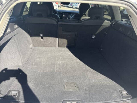 2025 Volvo V60 Cross Country B5 Plus