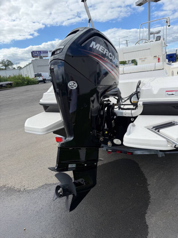 2016 Bayliner 18 Element