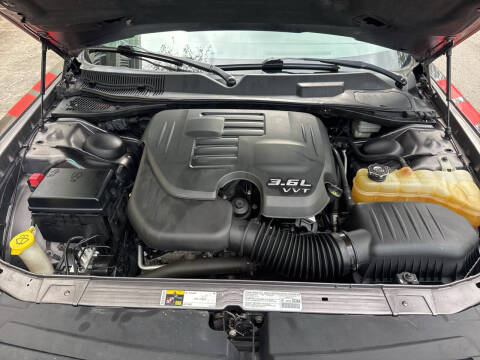 2013 Dodge Challenger SXT Plus