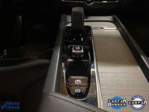 2025 Volvo XC60 B5 Plus Dark Theme