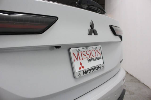 2026 Mitsubishi Outlander LE