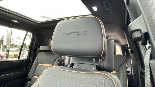 2024 GMC Yukon XL AT4