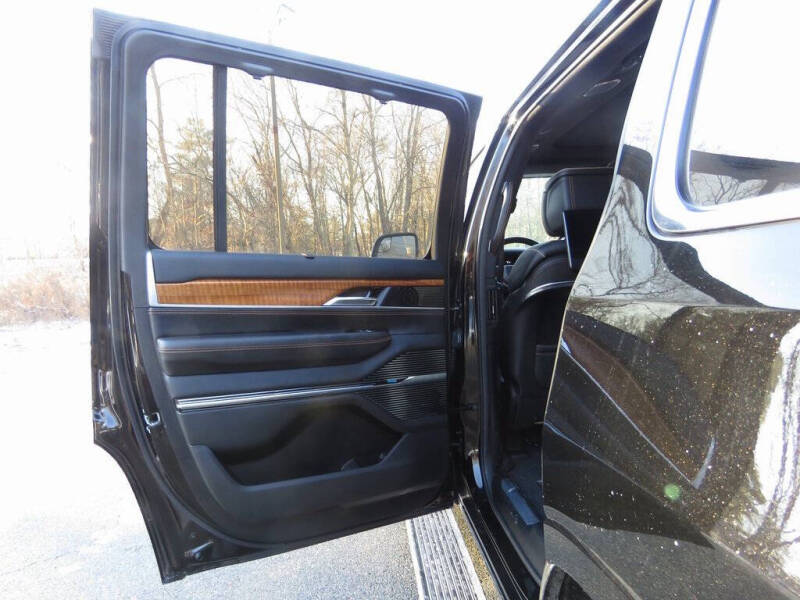 2022 Jeep Grand Wagoneer Series III