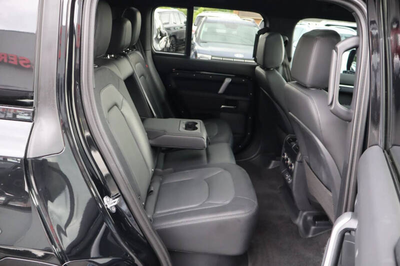 2024 Land Rover Defender 110 P400 X-Dynamic SE