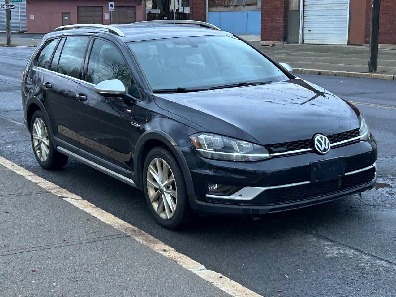 2018 Volkswagen Golf Alltrack for sale at Metro Mike Trading & Cycles in Menands, NY