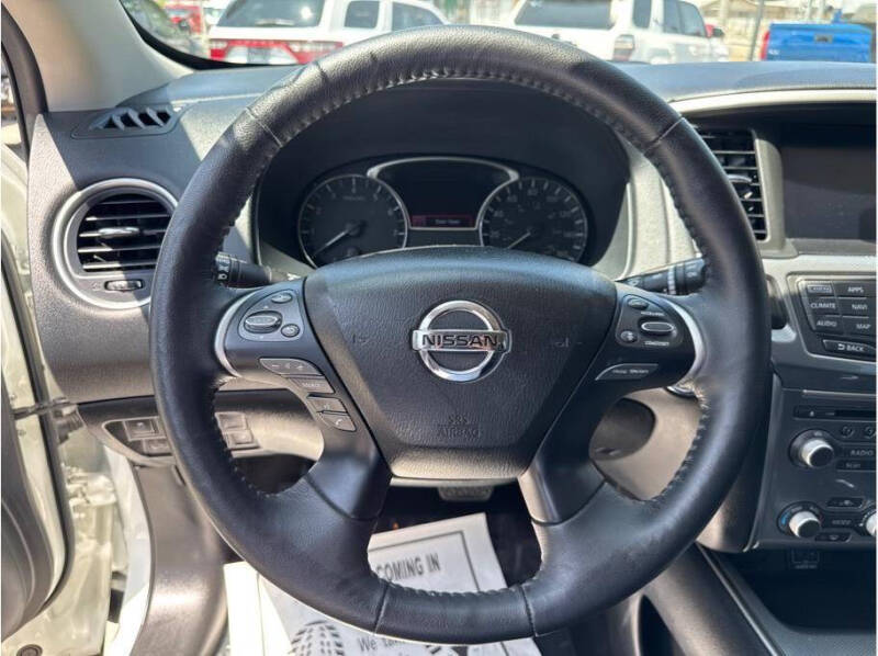 2020 Nissan Pathfinder SL