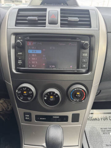 2013 Toyota Corolla LE