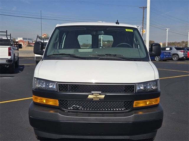 2025 Chevrolet Express 2500