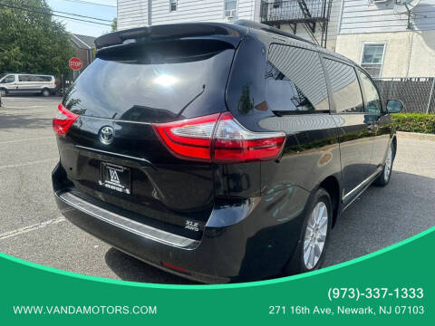 2016 Toyota Sienna