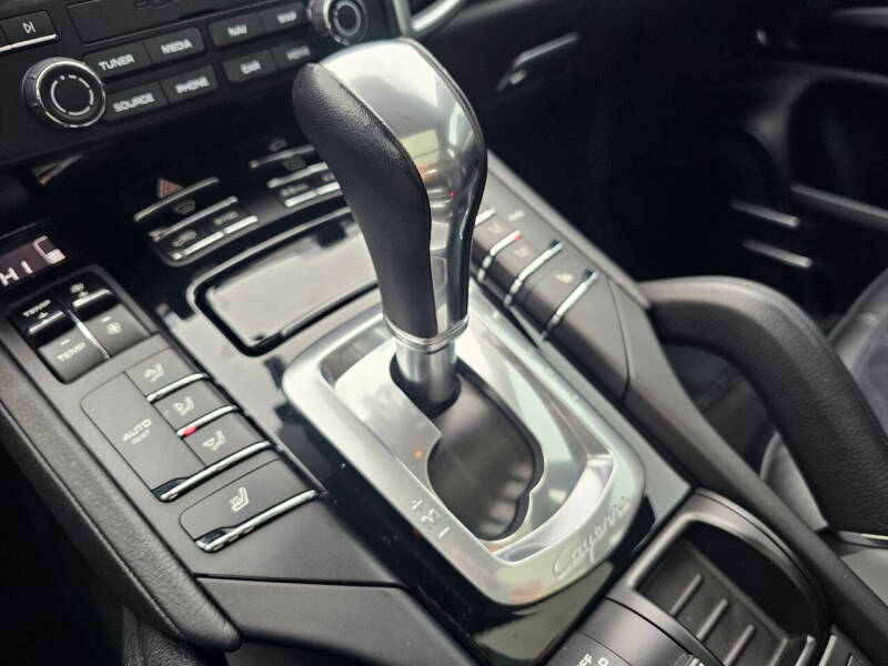 2018 Porsche Cayenne Platinum Edition
