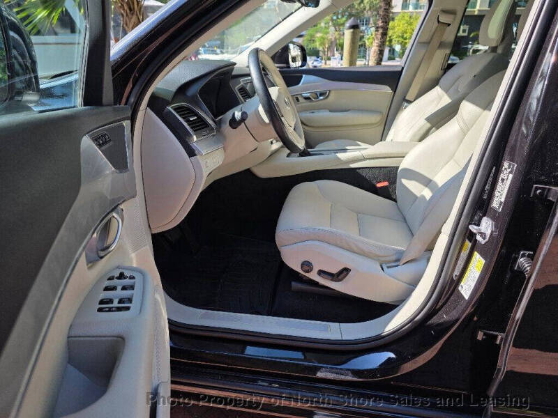 2018 Volvo XC90 T6 Momentum