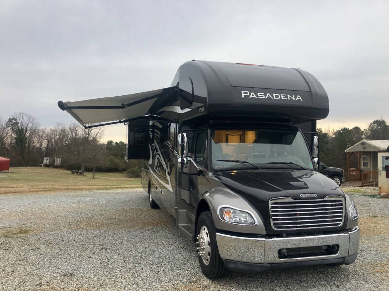 2022 Freightliner S2RV Chassis