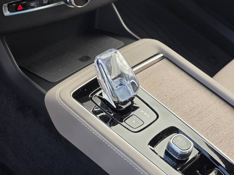 2026 Volvo XC90 B6 Core