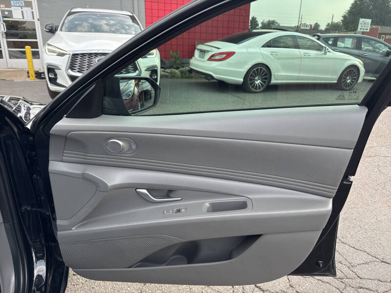 2023 Hyundai Elantra SEL