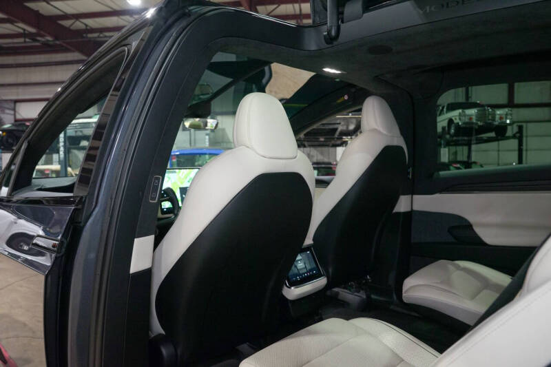 2022 Tesla Model X Plaid