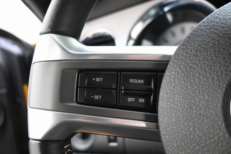 2011 Ford Mustang V6 Premium