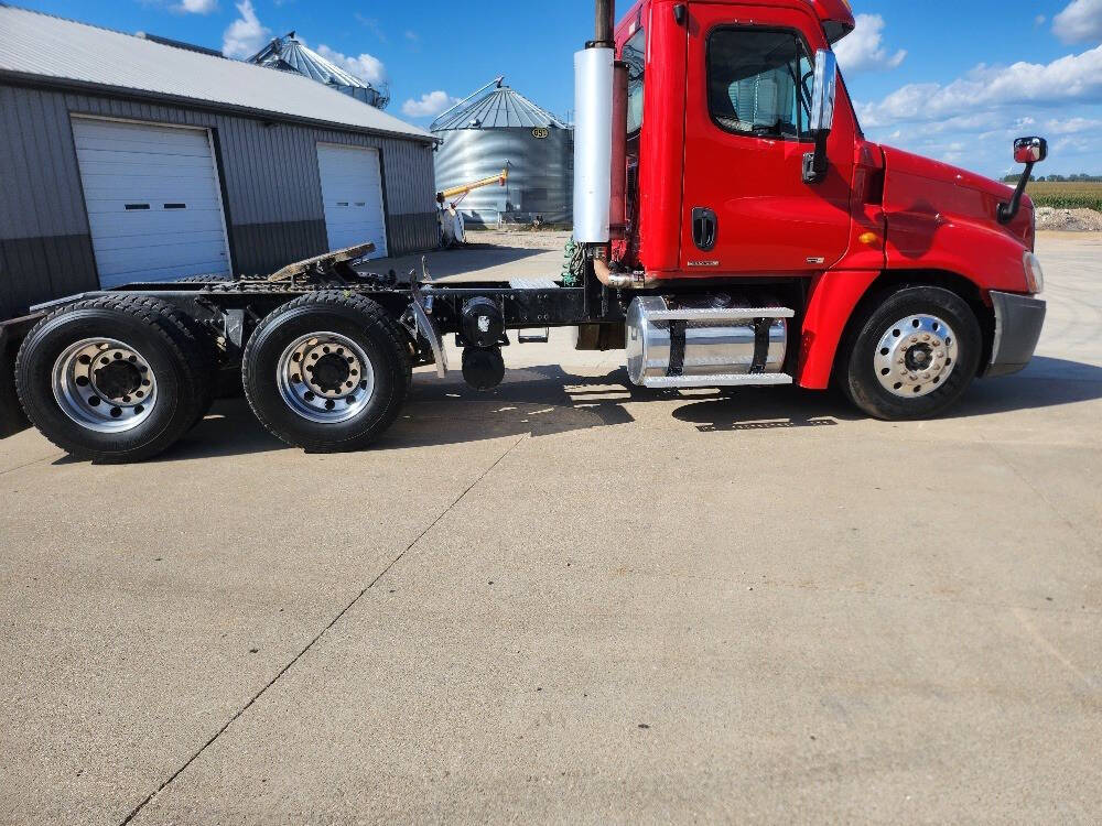 2011 Freightliner Cascadia For Sale In Worthington, MN