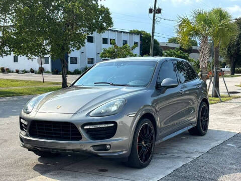2014 Porsche Cayenne GTS
